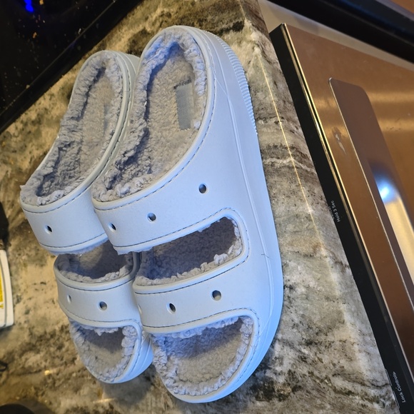 Crocs Cozy Sandals - Picture 3 of 7